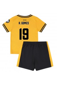 Wolves Rodrigo Gomes #19 Babytruitje Thuis tenue Kind 2024-25 Korte Mouw (+ Korte broeken)